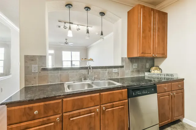 $244,500 | 1711 Old Spanish Trail, Unit 343, Houston, TX 77054