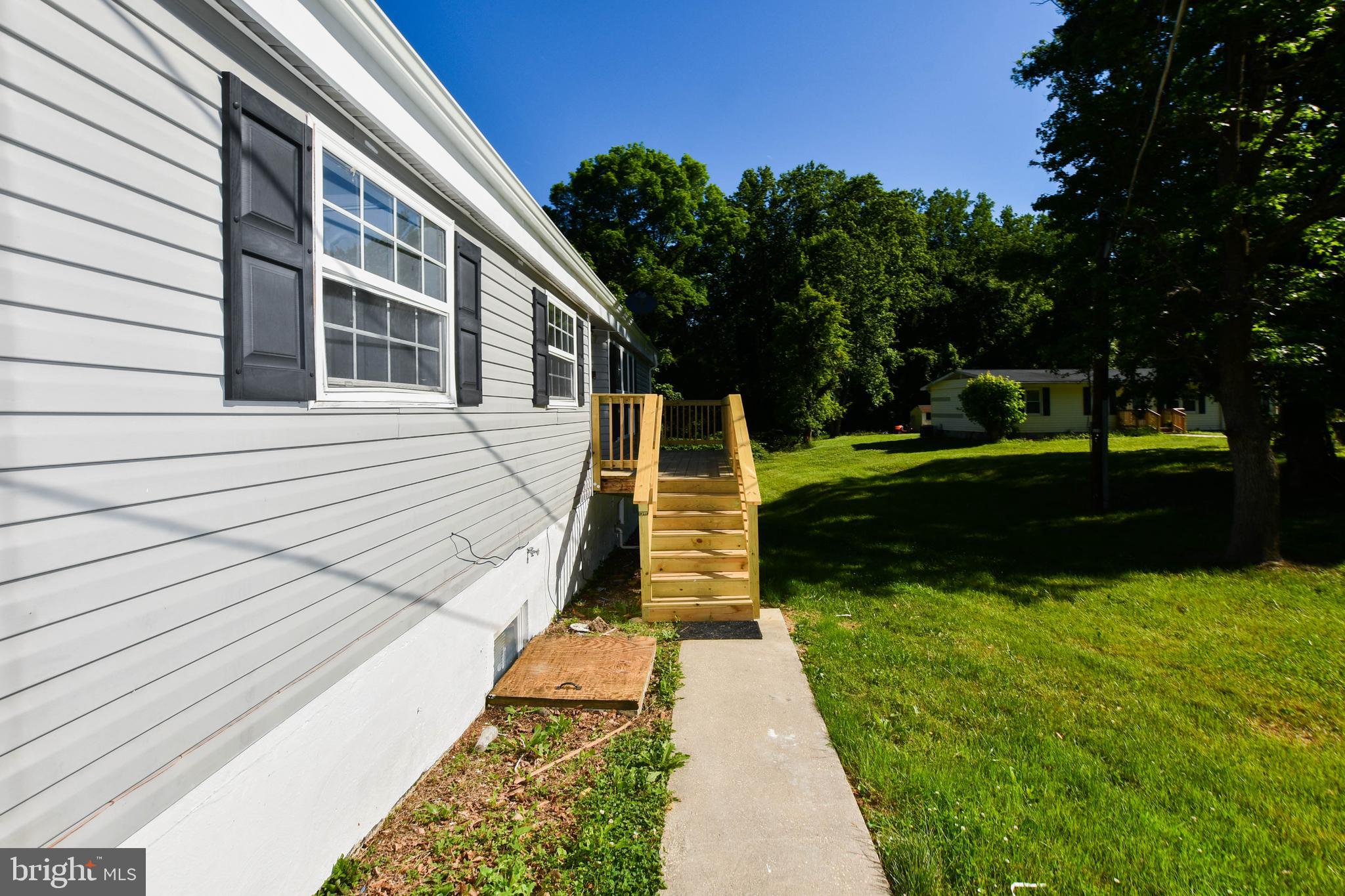 356 Forest Beach Road Annapolis, MD 21409 - Photo 2 of 49