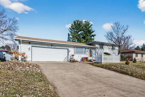 $349,900 | 3512 McKnight Road North, White Bear Lake, MN 55110