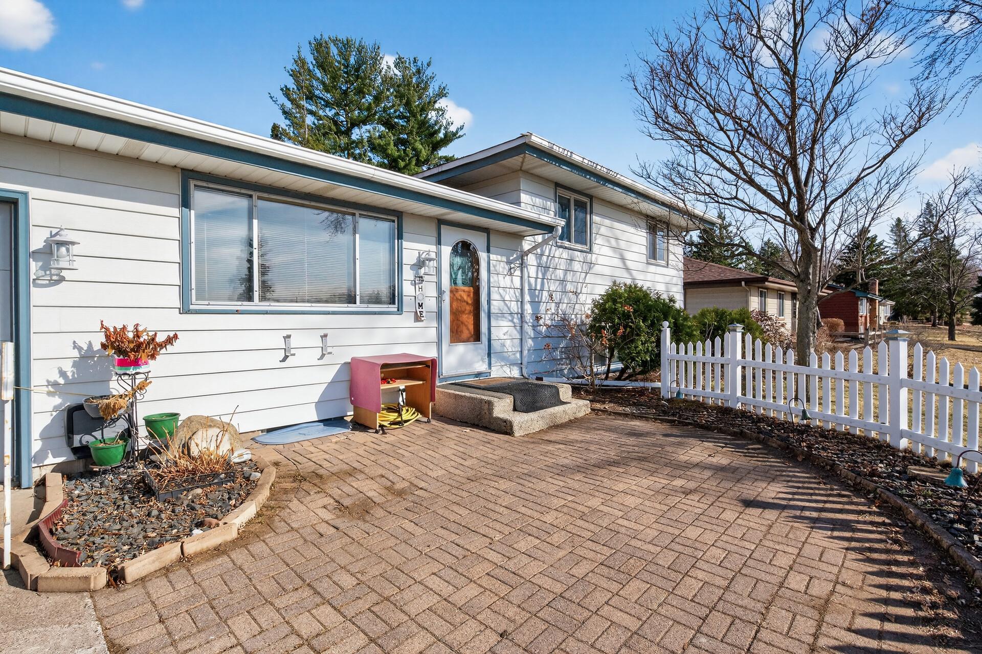 3512 McKnight Road North White Bear Lake, MN 55110 - Photo 3 of 29