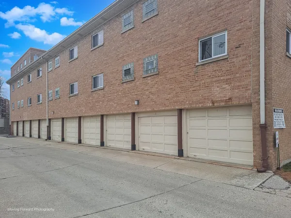 $149,999 | 1509 Brown Street, Unit 11E, Des Plaines, IL 60016