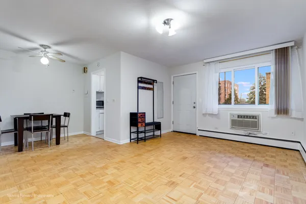 $149,999 | 1509 Brown Street, Unit 11E, Des Plaines, IL 60016