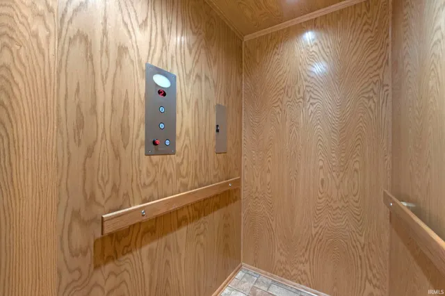 $979,900 | 1618 Autumn Run, Fort Wayne, IN 46845