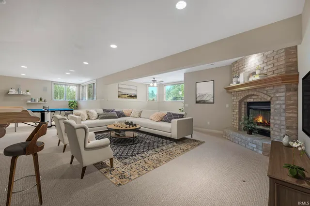 $979,900 | 1618 Autumn Run, Fort Wayne, IN 46845