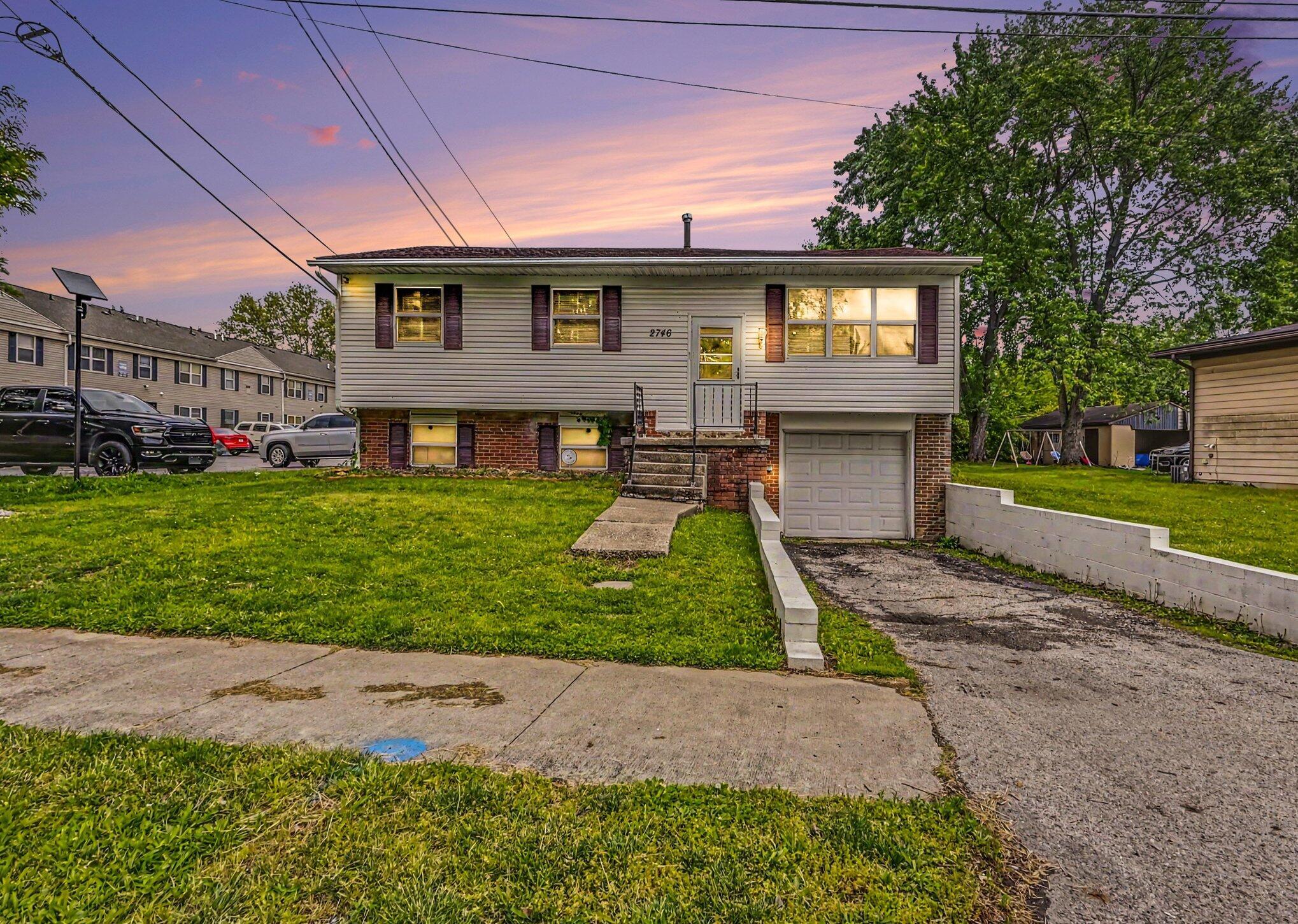 2746 Noe Bixby Road Columbus, OH 43232 - Photo 2 of 31 IMG_4344