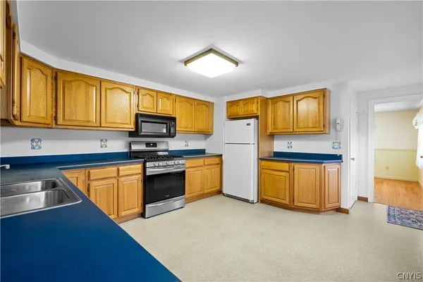 $329,900 | 65 Sherrill Lane, New Hartford, NY 13413