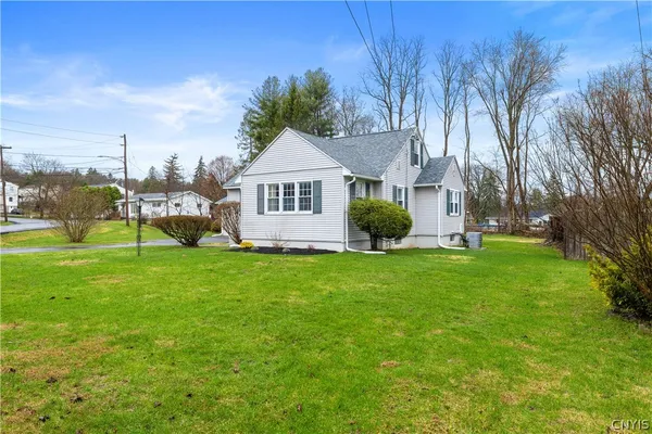 $329,900 | 65 Sherrill Lane, New Hartford, NY 13413