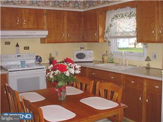 128 Georgia Road Pennsville, NJ 08070 - Photo 4 of 12 Kitchen