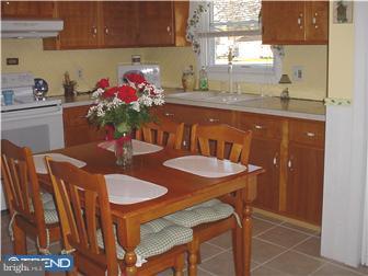 128 Georgia Road Pennsville, NJ 08070 - Photo 5 of 12 Kitchen