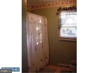 128 Georgia Road Pennsville, NJ 08070 - Photo 8 of 12 Bathroom