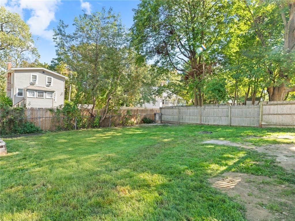 94 Holmes Road Warwick, RI 02888 - Photo 9 of 24