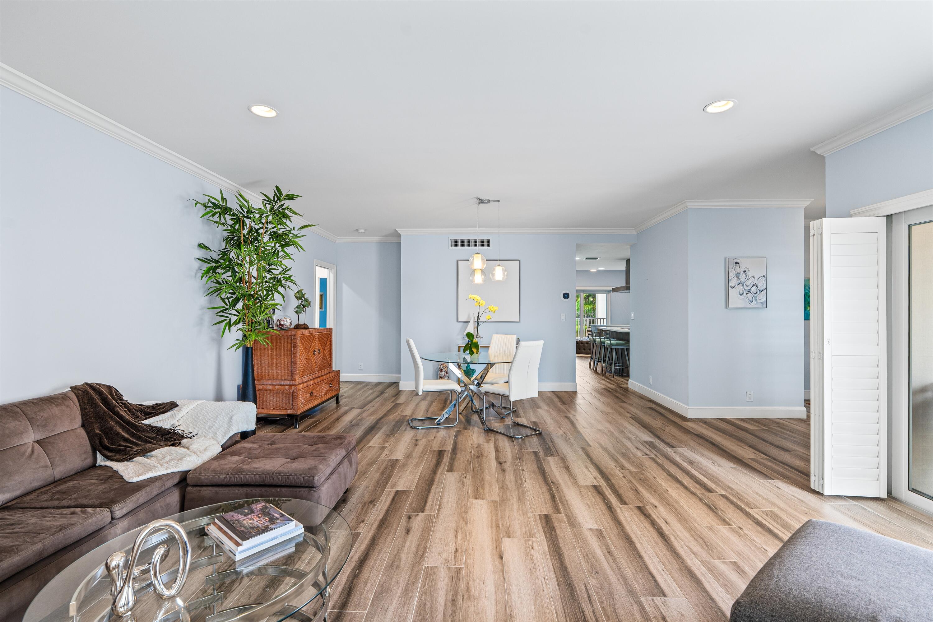5900 Old Ocean Boulevard, Unit A9 Ocean Ridge, FL 33435 - Photo 3 of 21 LIVING_ROOM_IN_DT