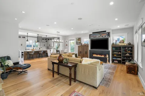 $2,975,000 | 470 Harrington Drive, Sonoma, CA 95476