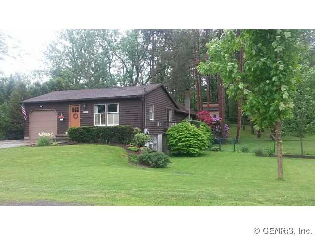 8208 South Shore Road Sodus, NY 14555 - Photo 1 of 1 Exterior Front