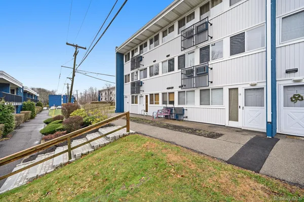 $139,000 | 2 Wyndover Woods Lane, Unit 18, White Plains, NY 10603