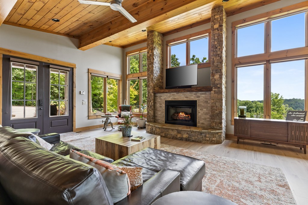 308 Woodthrush Drive Blue Ridge, GA 30513 - Photo 14 of 60