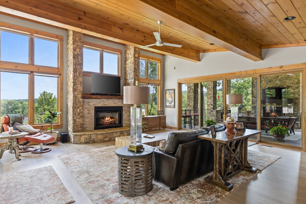 308 Woodthrush Drive Blue Ridge, GA 30513 - Photo 4 of 60