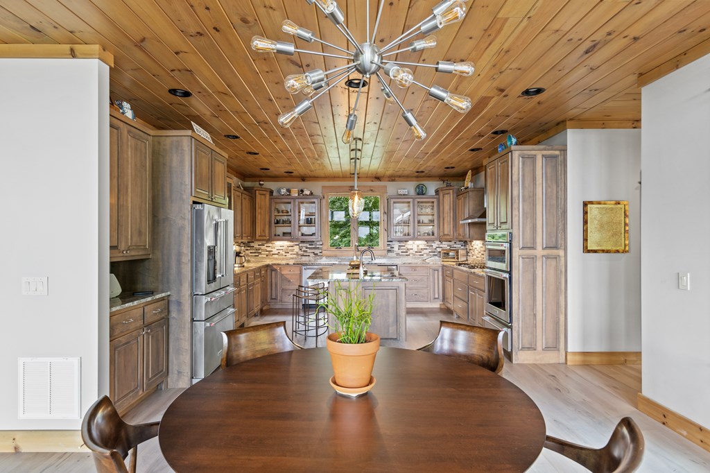 308 Woodthrush Drive Blue Ridge, GA 30513 - Photo 8 of 60