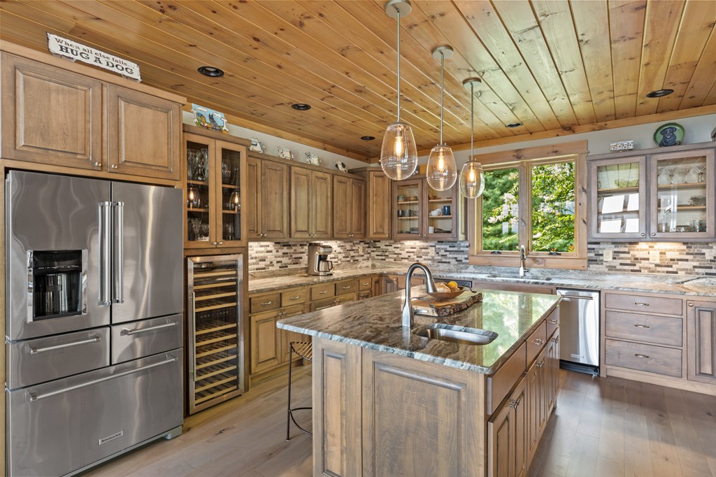 308 Woodthrush Drive Blue Ridge, GA 30513 - Photo 10 of 60