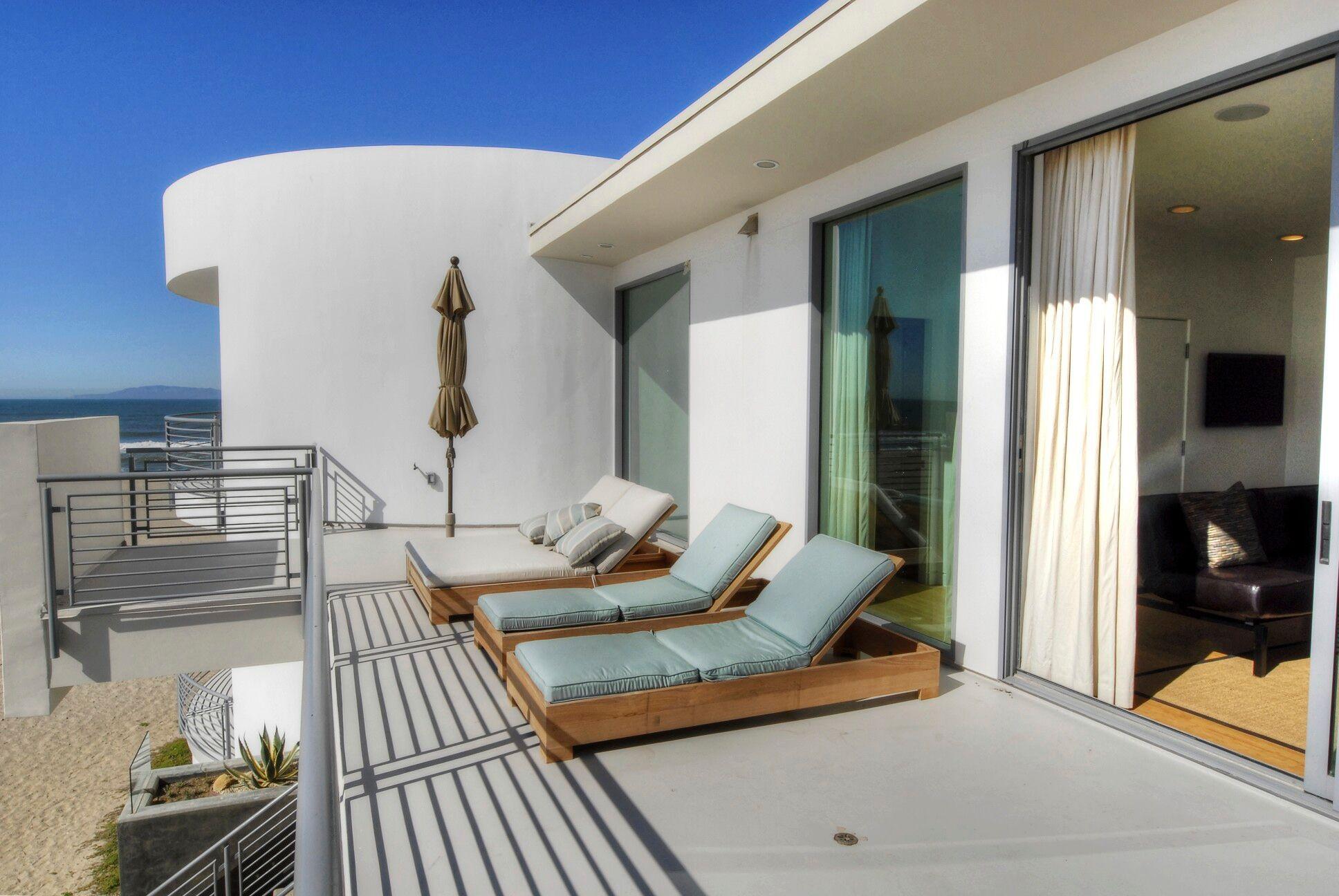 1251 Capri Way Oxnard, CA 93035 - Photo 3 of 15 p-13