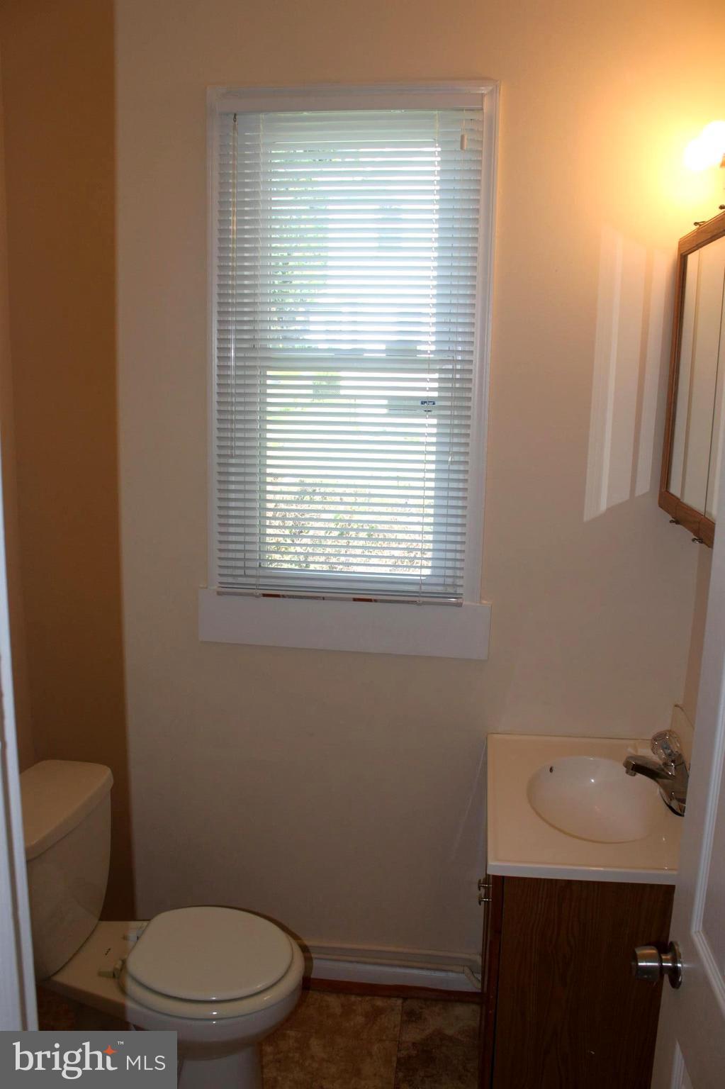 2208 Allendale Road Baltimore, MD 21216 - Photo 16 of 24 Bath