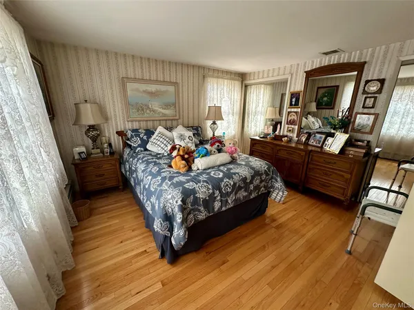 $850,000 | 46 Wilmont Turn, Coram, NY 11727