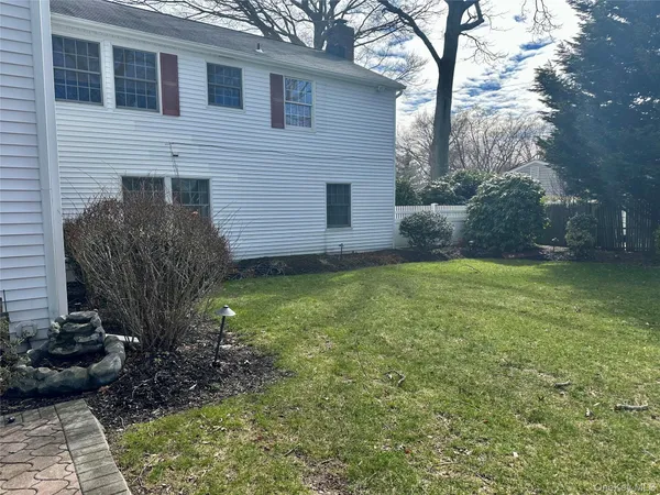 $850,000 | 46 Wilmont Turn, Coram, NY 11727