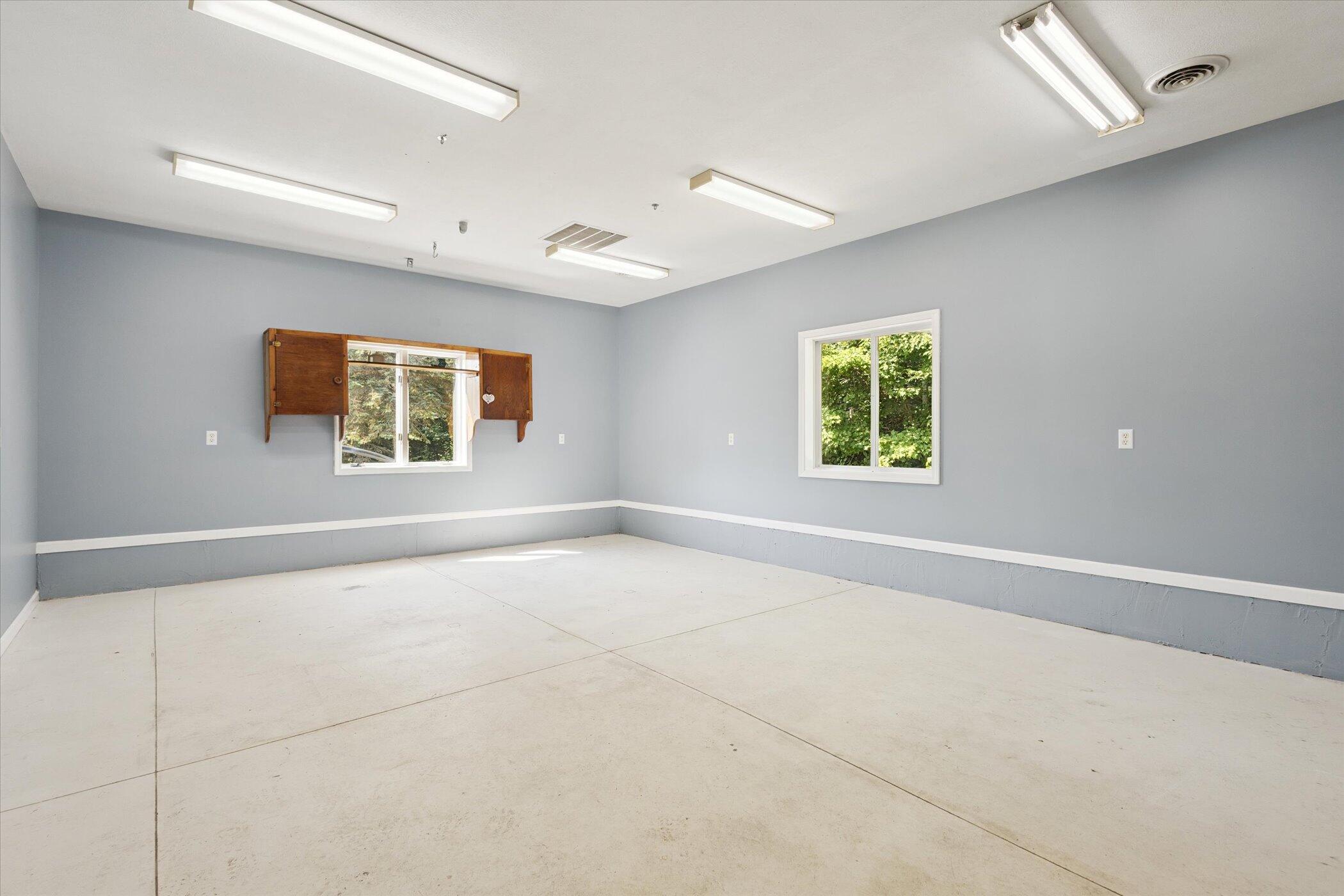 3441 Townline Road Houghton Lake, MI 48629 - Photo 41 of 53 Pole Barn office