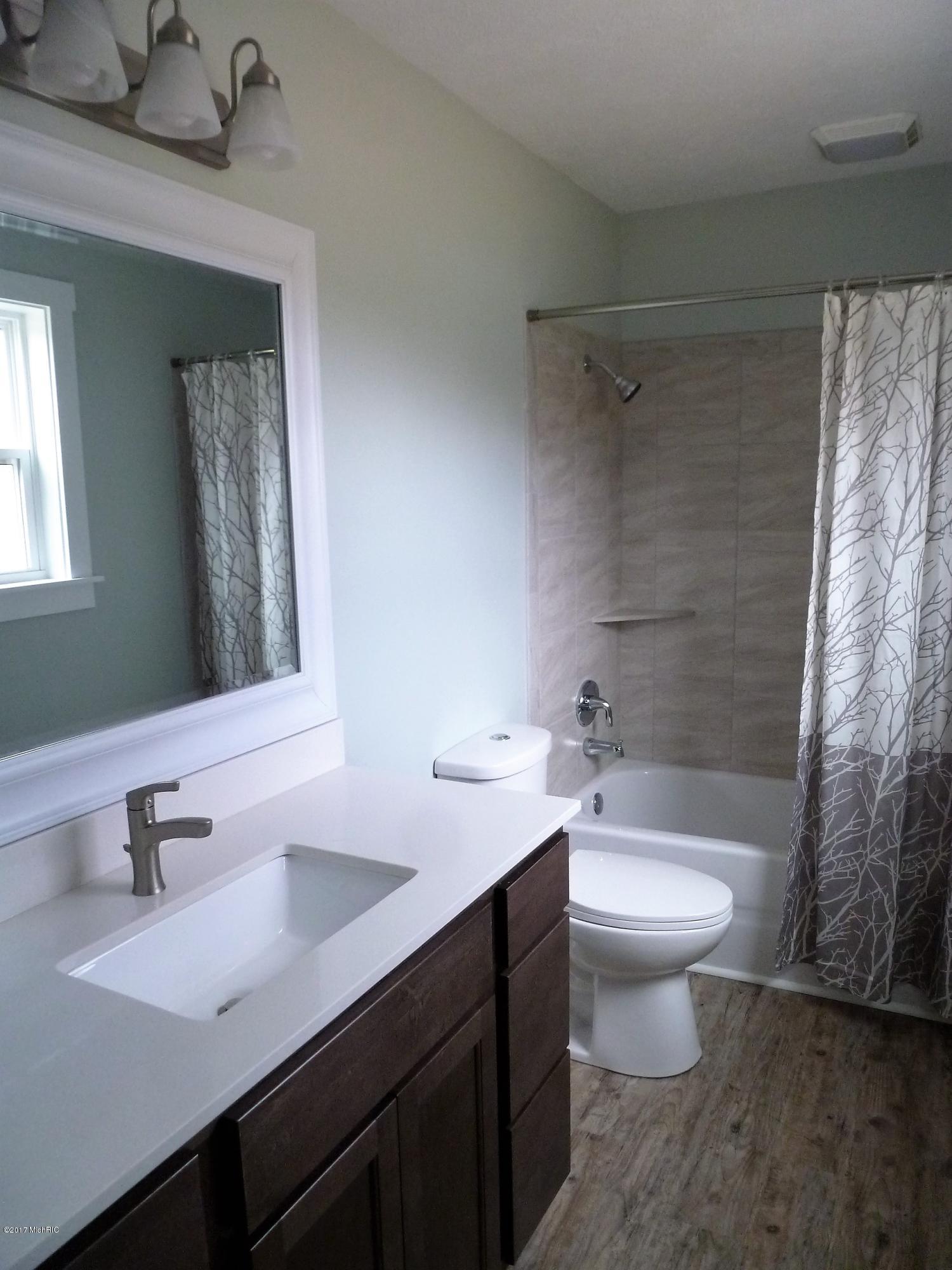 3360 West Riley-Thompson Road Whitehall, MI 49461 - Photo 26 of 33 27-Master Bath