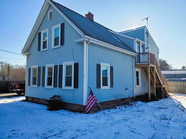 $2,300 | 392 East Center Street, Unit 2, West Bridgewater, MA 02379