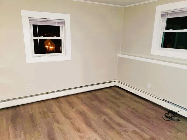 $2,300 | 392 East Center Street, Unit 2, West Bridgewater, MA 02379