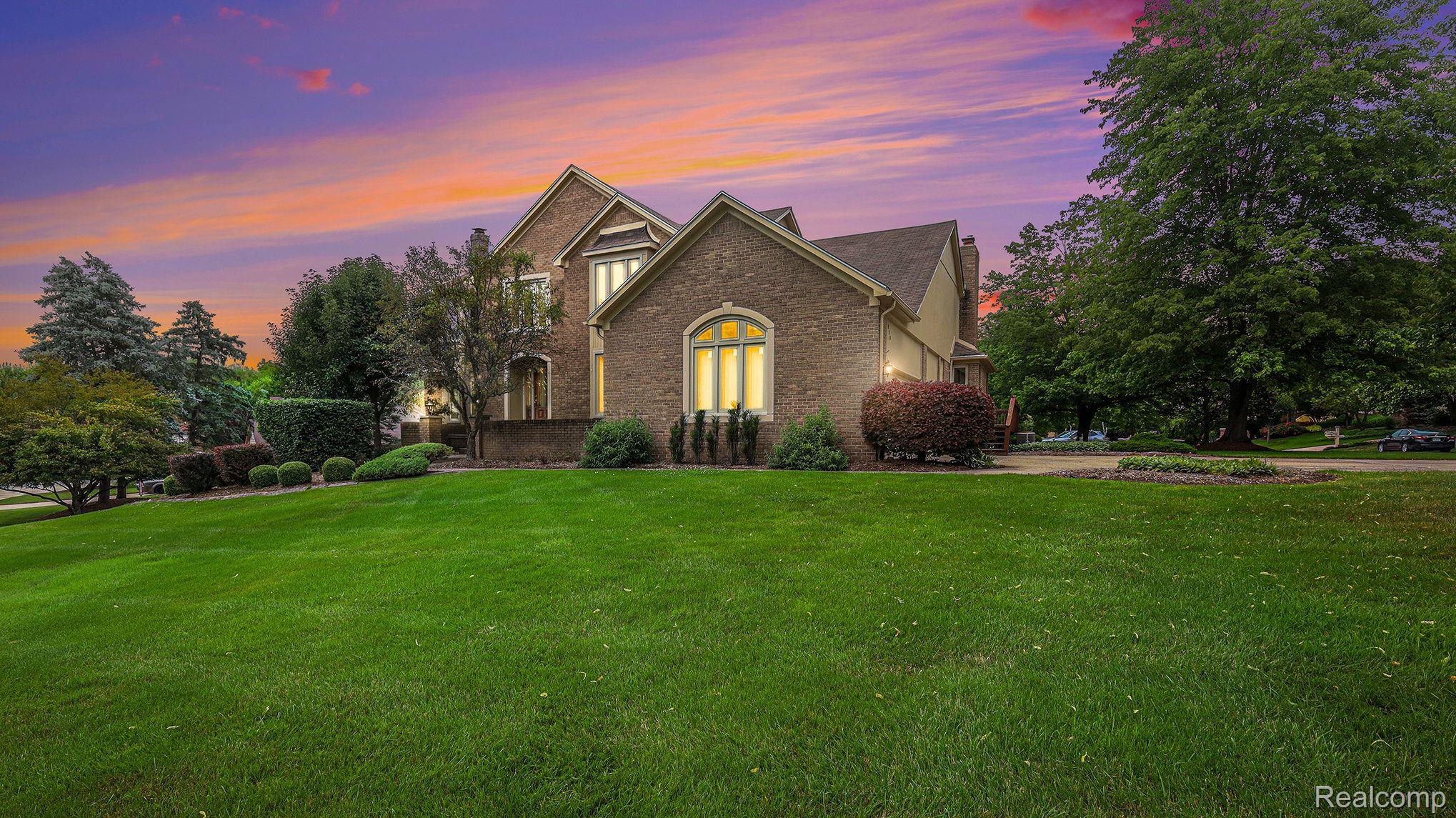 926 Stanford Circle Rochester, MI 48309 - Photo 36 of 46 Gallery Image 36