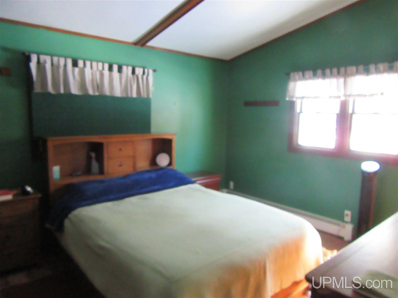 472 South Lake Michigan Road Gulliver, MI 49840 - Photo 13 of 26 Gallery Image 13