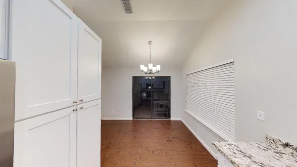 $1,900 | 90 South Cobble Hill Circle, The Woodlands, TX 77381