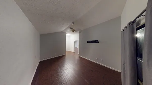 $1,900 | 90 South Cobble Hill Circle, The Woodlands, TX 77381