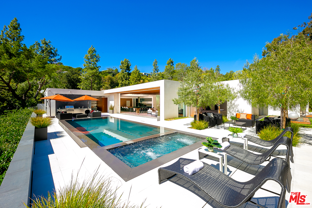 1120 Loma Vista Drive, Beverly Hills, CA 90210 Compass