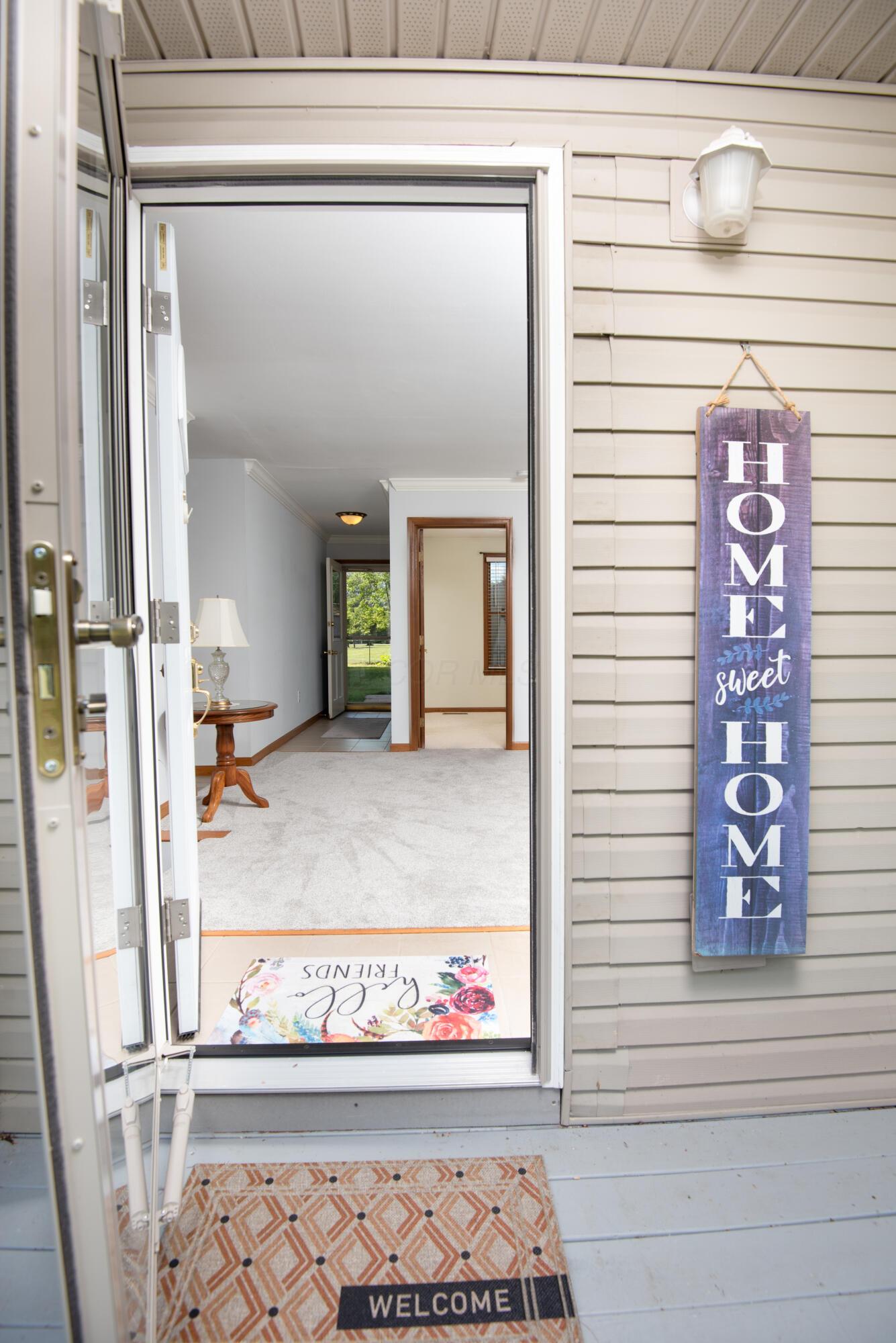 4755 Marion Road Northeast Newark, OH 43055 - Photo 2 of 47 Come on in!