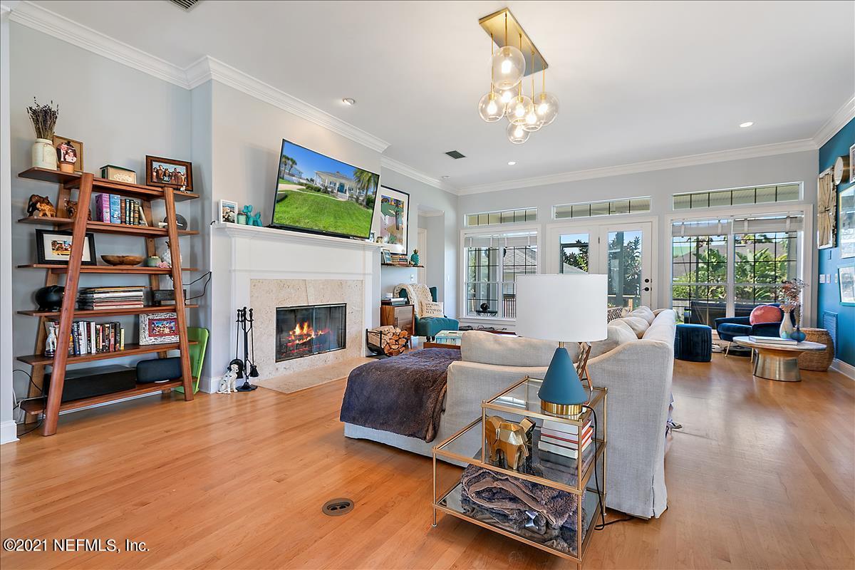 214 Sea Turtle Way St. Augustine, FL 32084 - Photo 7 of 17 214 Family Room (2)