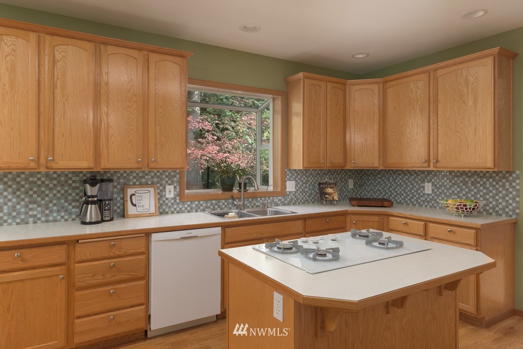 4775 Tree Ridge Lane Northeast Poulsbo, WA 98370 - Photo 12 of 40 Gallery Image 12