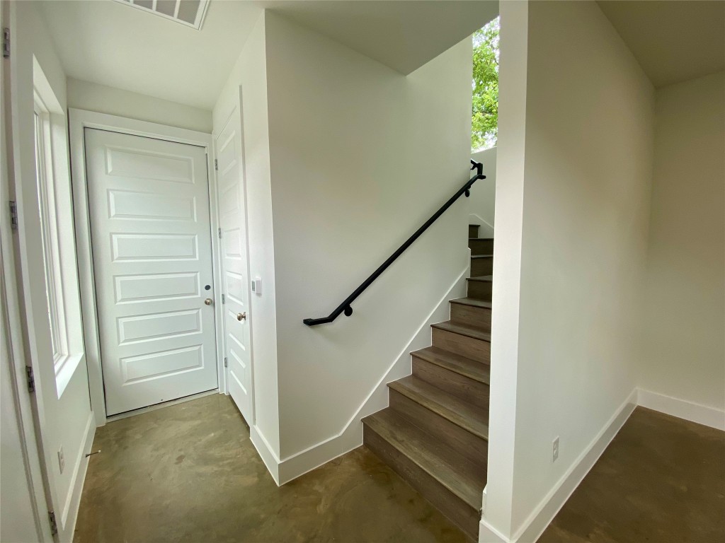 2500 Sweeney Lane, Unit B BACK HOUSE Austin, TX 78723 - Photo 16 of 17 a view of entryway