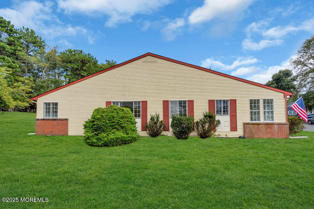 9B Juniper Lane, Unit 50 Whiting, NJ 08759 - Photo 28 of 28 a view of a house with backyard