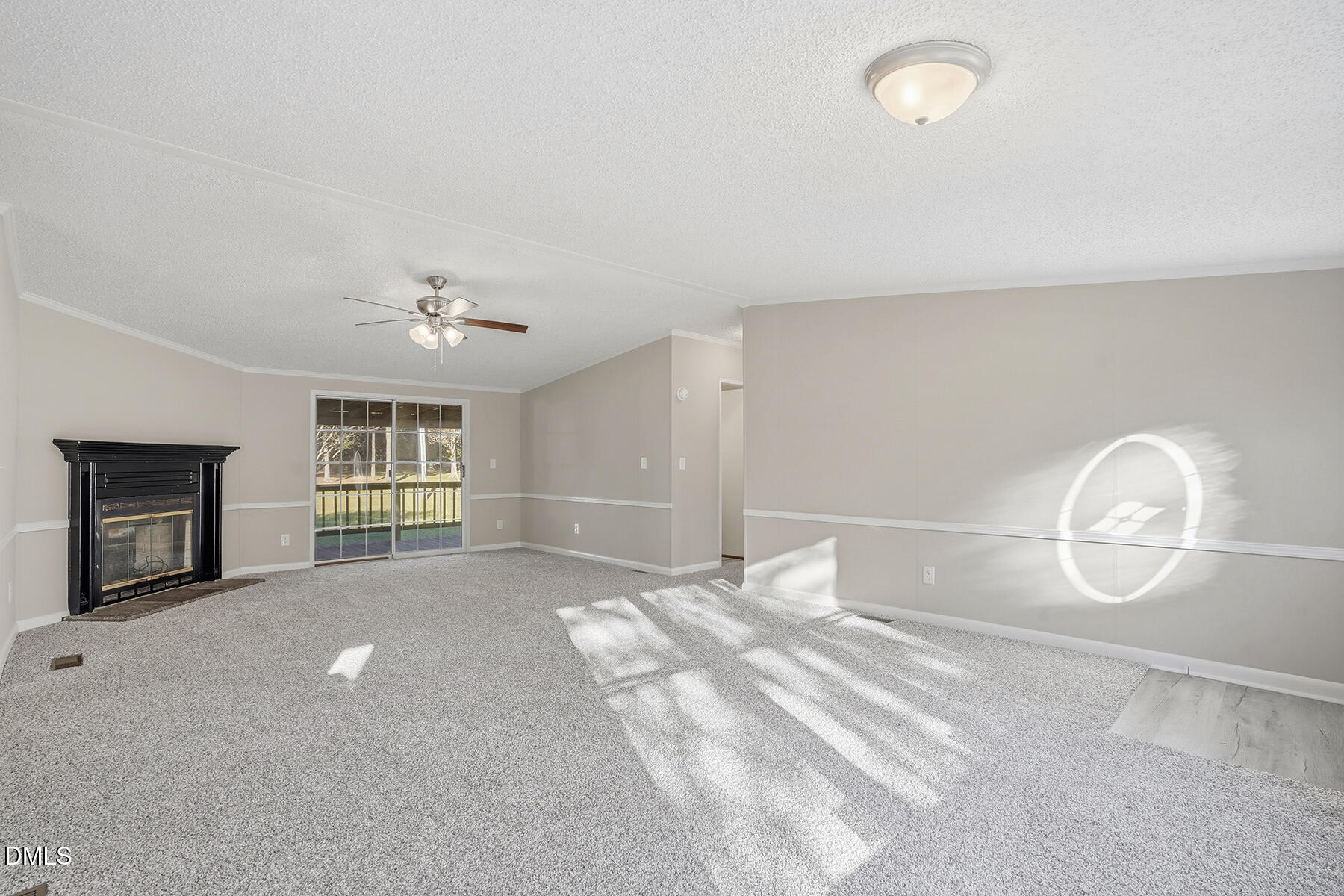 2411 Freedom Road Smithfield, NC 27577 - Photo 6 of 30 Living Room