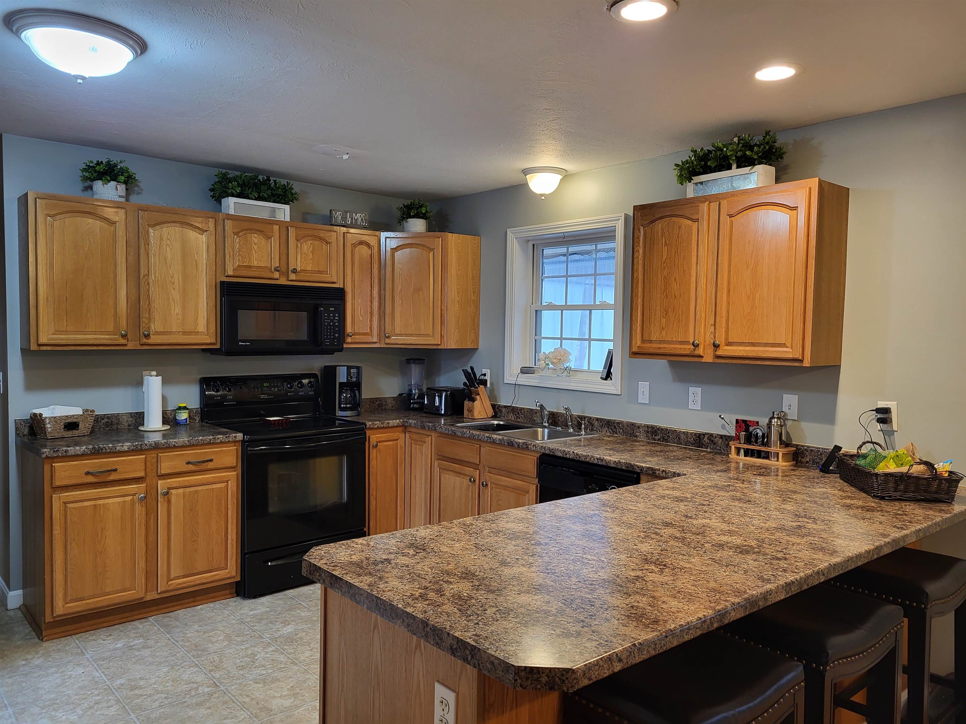 43 Colonial Way Stoddard, NH 03464 - Photo 3 of 21 Gallery Image 3