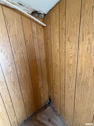 a view of a walk in closet