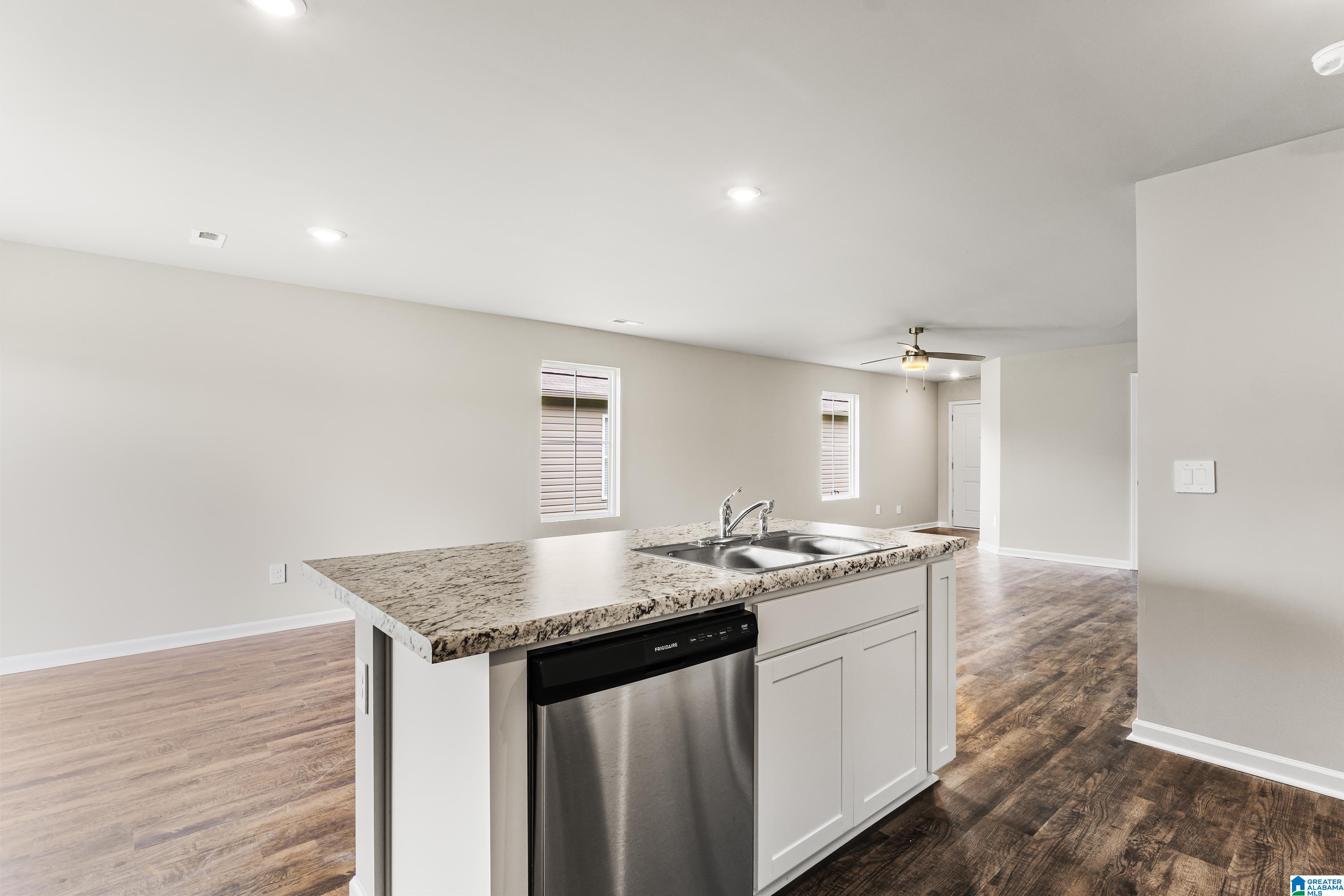 1637 Simmons Street Cullman, AL 35055 - Photo 11 of 29