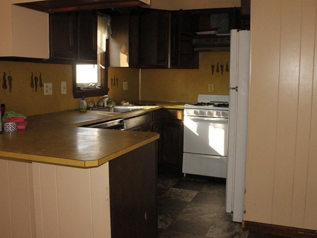 73 Wooley Street Fall River, MA 02724 - Photo 17 of 29