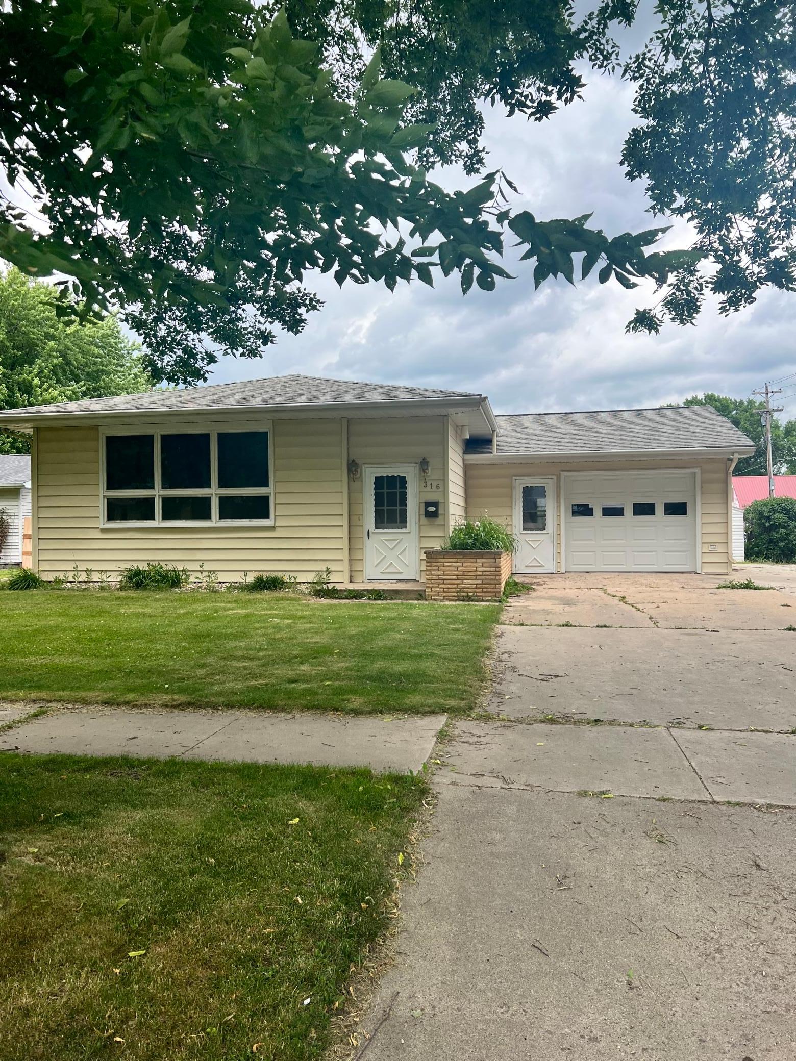 316 West 2nd Street Madison, MN 56256 - Photo 3 of 38