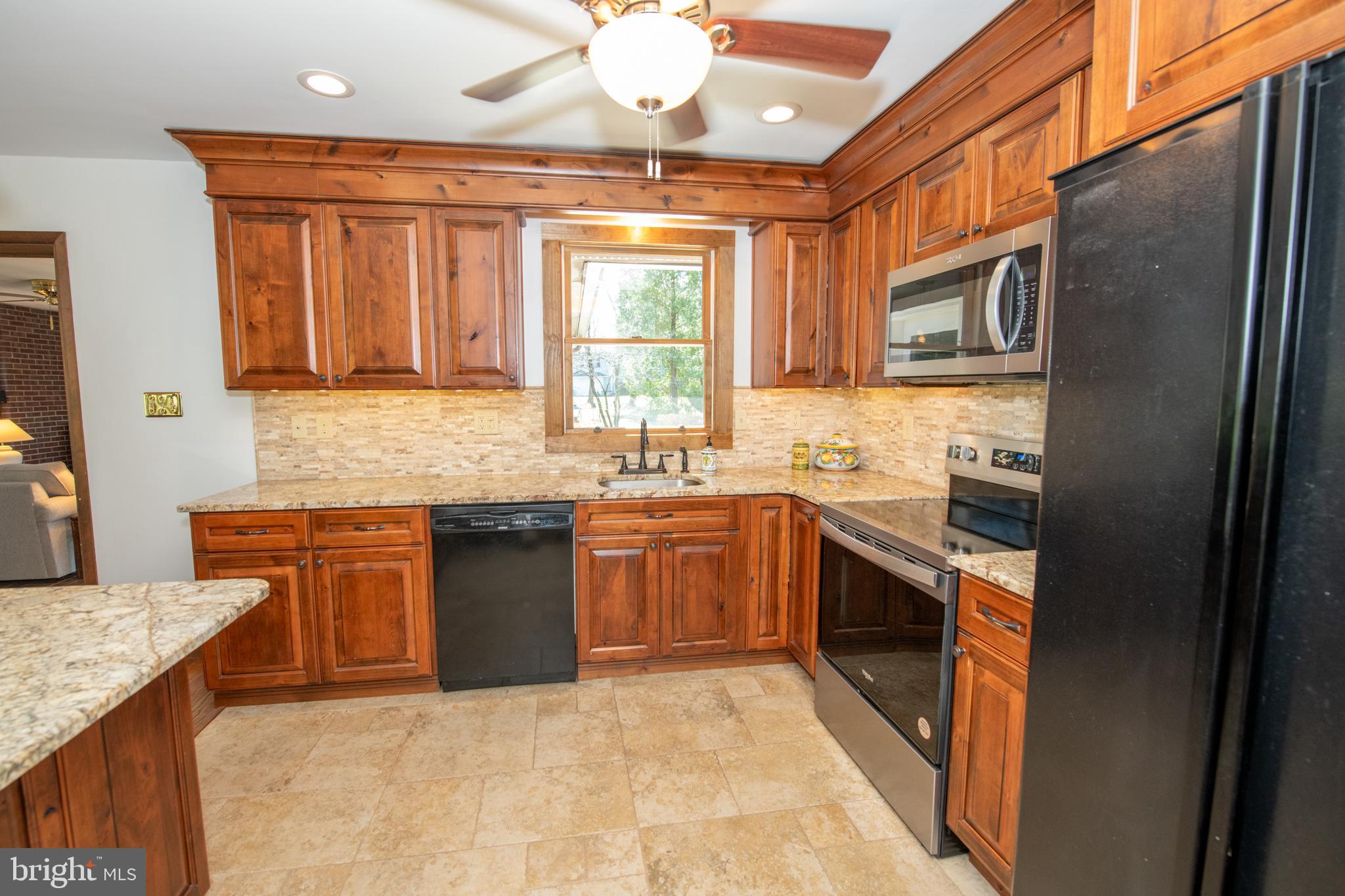 423 Brownsburg Road, Unit W Newtown, PA 18940 - Photo 59 of 109 Kitchen