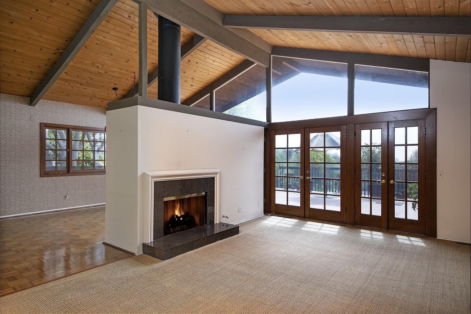 2530 Foothill Road Santa Barbara, CA 93105 - Photo 4 of 14 Living Room