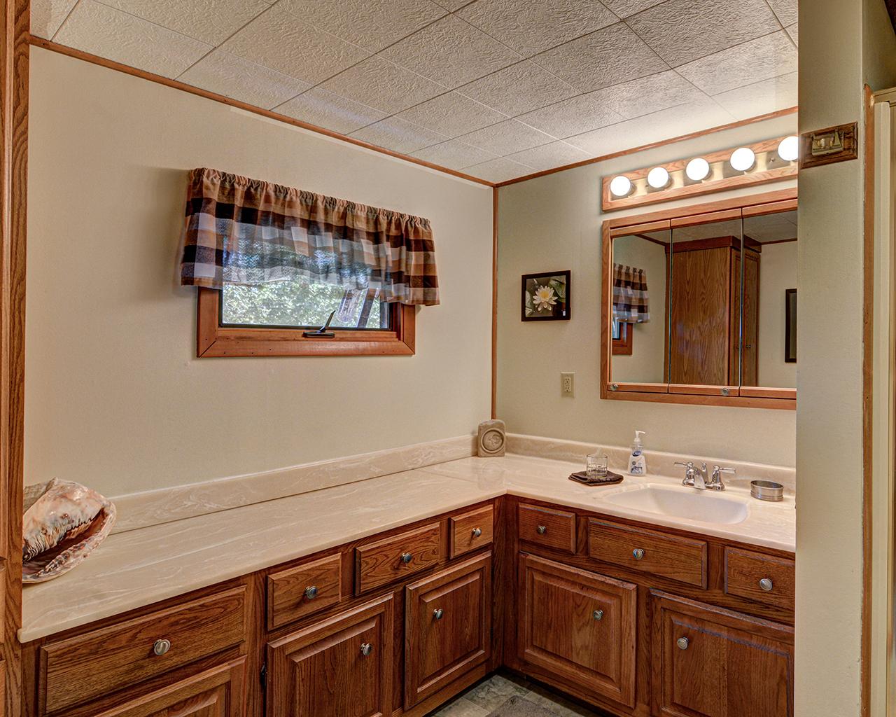 4188 Thunder Lane Rhinelander, WI 54501 - Photo 9 of 50 Gallery Image 9